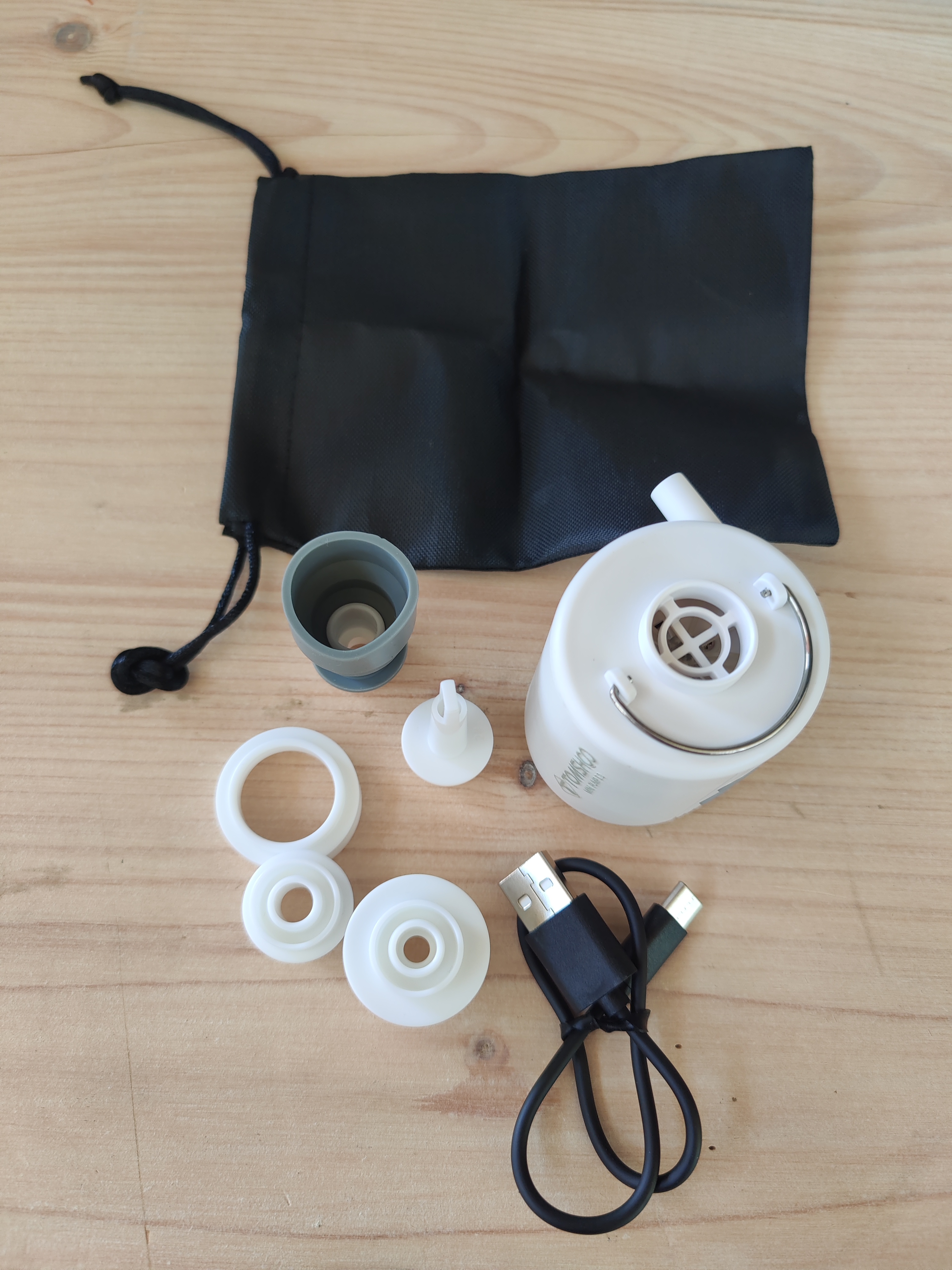 Mini-Akku-Luftpumpe /  Mini Air Pump 3.0 mit Licht von Tomshoo